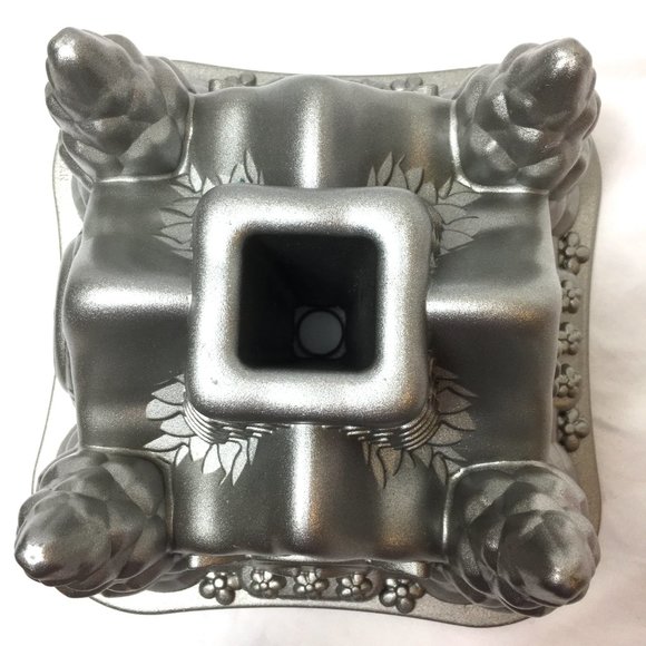 NORDIC WARE Fairytale Cottage Bundt Pan EUC - Picture 5 of 8